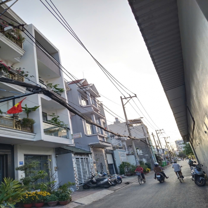 Giảm ngay 500 triệu, Bán nhà Nguyễn Hữu Tiến, 4x19m, 3 tầng, đường 12m, vỉa hè rộng - 3