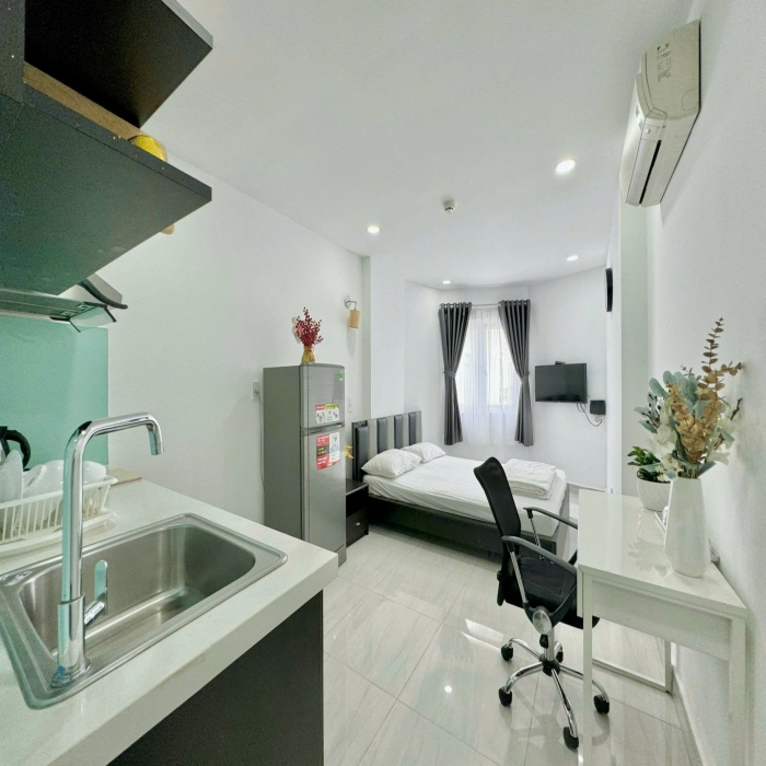 A NICE STUDIO, 9 MINS TO AIRPORT, TAN BINH DIST., HCMC - 5